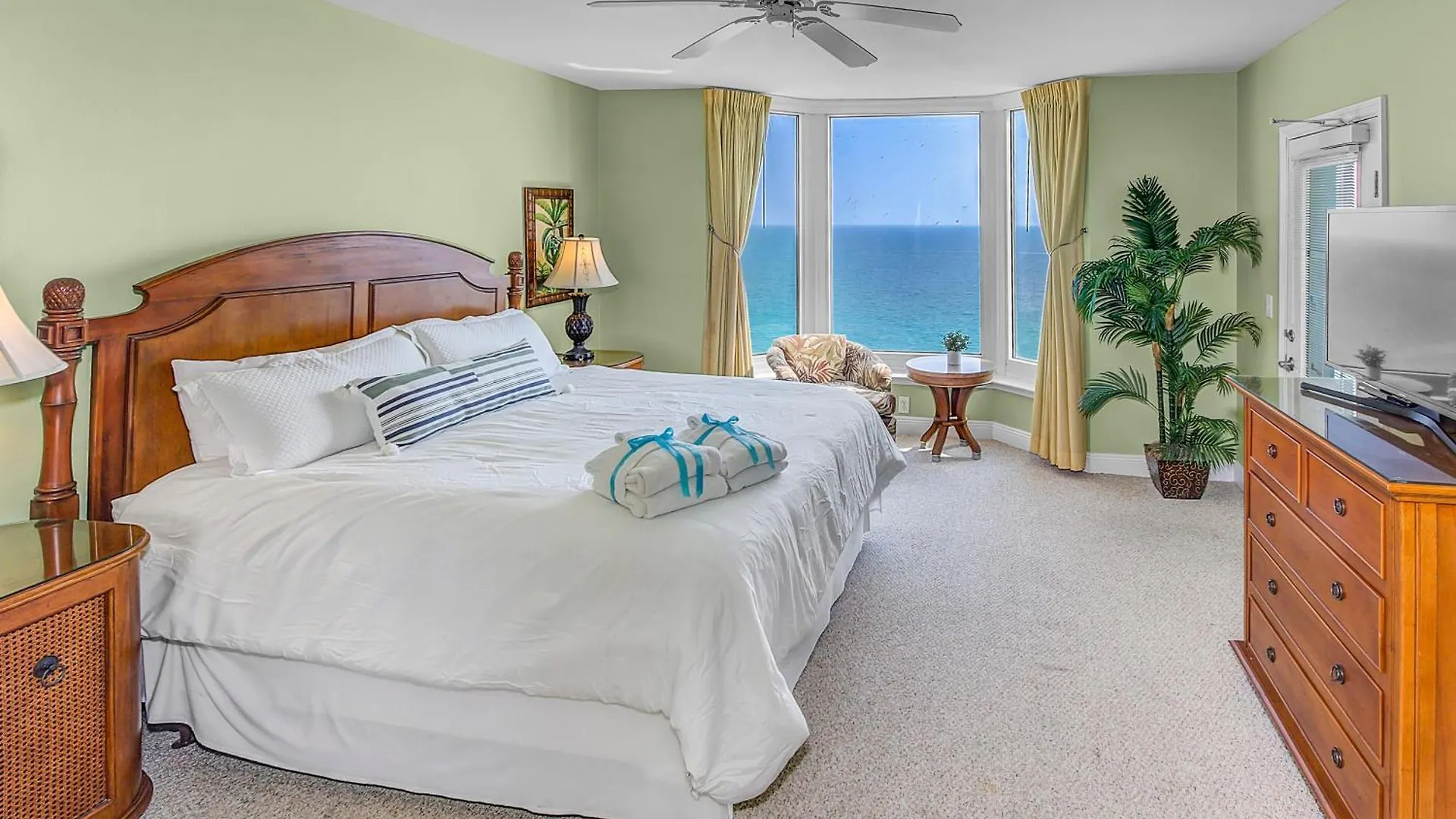 Σπίτι διακοπών Emerald Beach Resort Condo-Gulf Front+Beach Access! Beach Chair Service! Panama City Beach