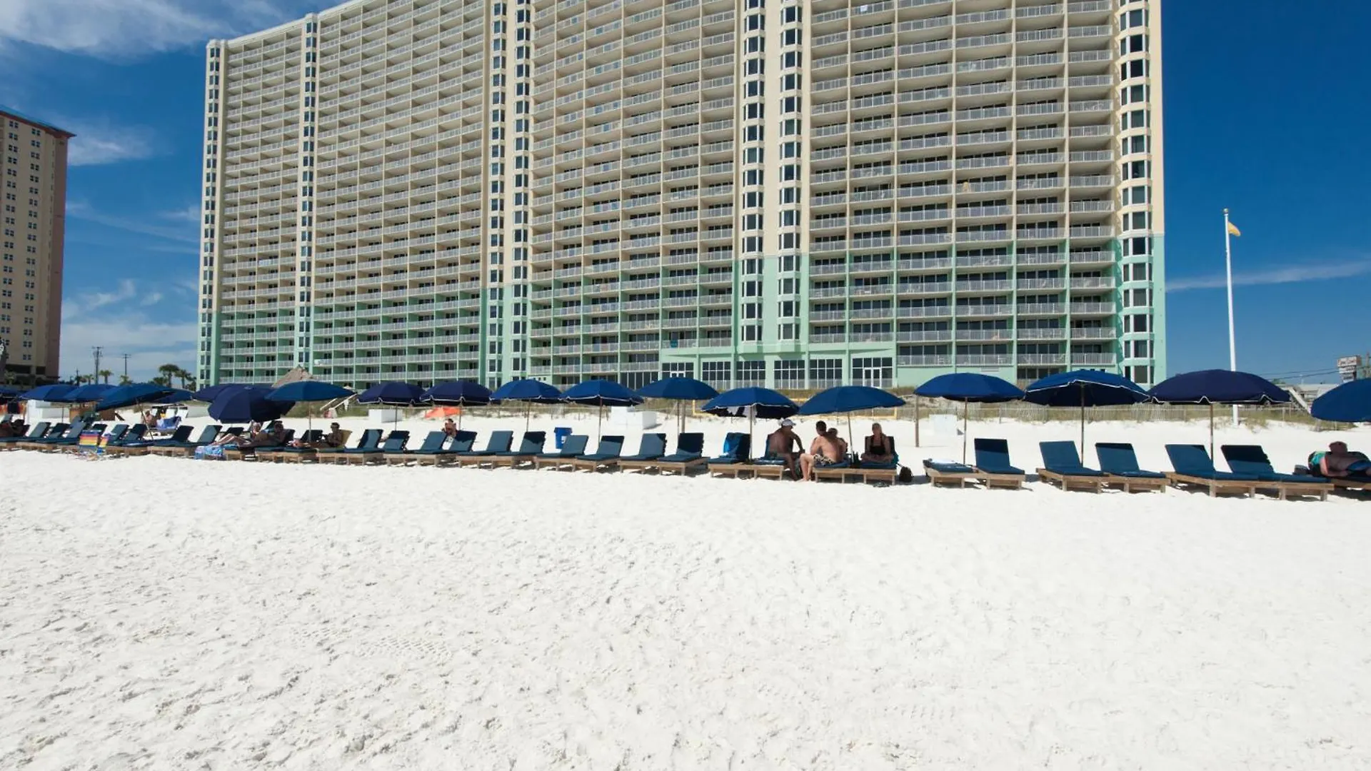 Emerald Beach Resort Condo-Gulf Front+Beach Access! Beach Chair Service! Panama City Beach
