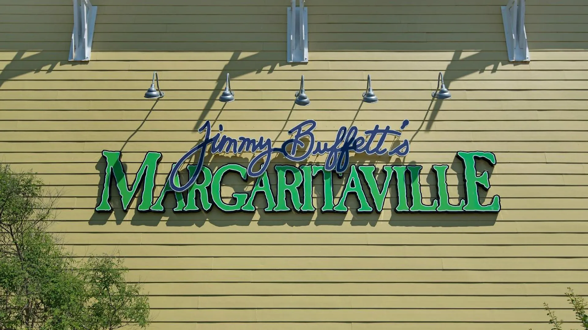 Emerald Beach Resort Condo-Gulf Front+Beach Access! Beach Chair Service! Panama City Beach